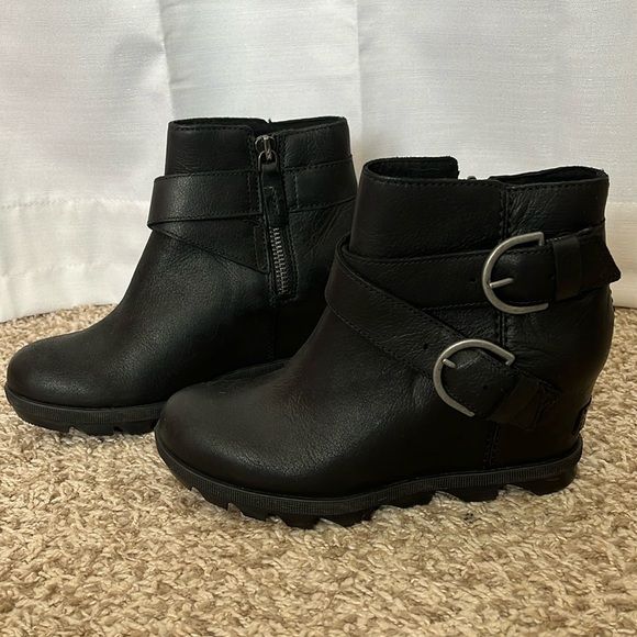 Sorel Joan Of Arc Wedge ll Zipper Ankle Wedge Boot - Size 6 - Picture 1 of 10